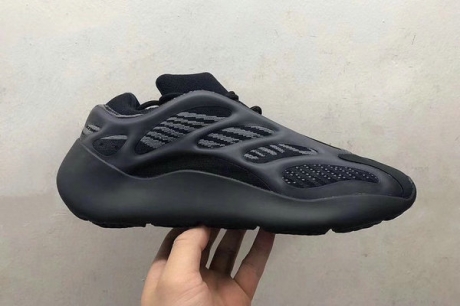 ����Ҭ�������Ǻ���ʹ��ۣ�Yeezy 700 V3 Ь��ȫ��