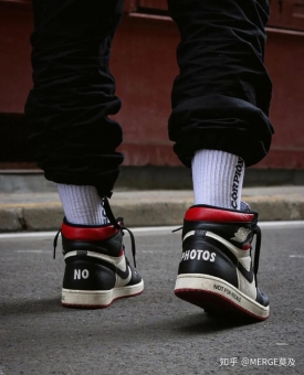 ���������ǣ�Yeezy �ں��ֲ�����ͷ����