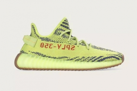 ����Ҭ����������ô����YEEZY BOOST 350 V2��