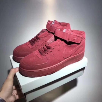 ����af1�վ�һ�ſ������������վ�һ���а��Ь���ڻ�������