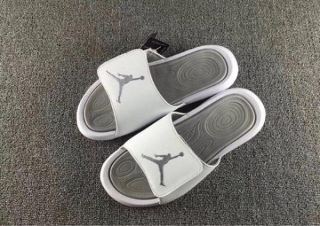 莆田aj拖鞋质量怎么样,如何用一双拖鞋挑战Yeezy? 莆田aj拖鞋质量怎么样,如何用一双拖鞋挑战Yeezy?