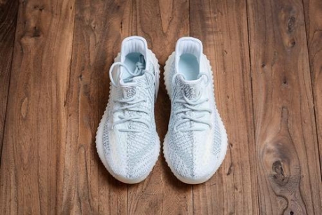 �����Ǵ�ԭЬ���и�ӡ��Yeezy�����������Щ����