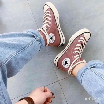 �������������Ͻ�����һ˫����