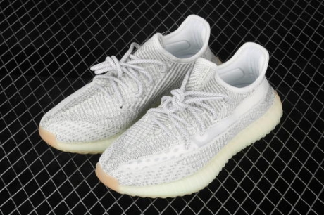 ��˫�����Ҭ�������ǣ�yeezy�������м�����ɫ