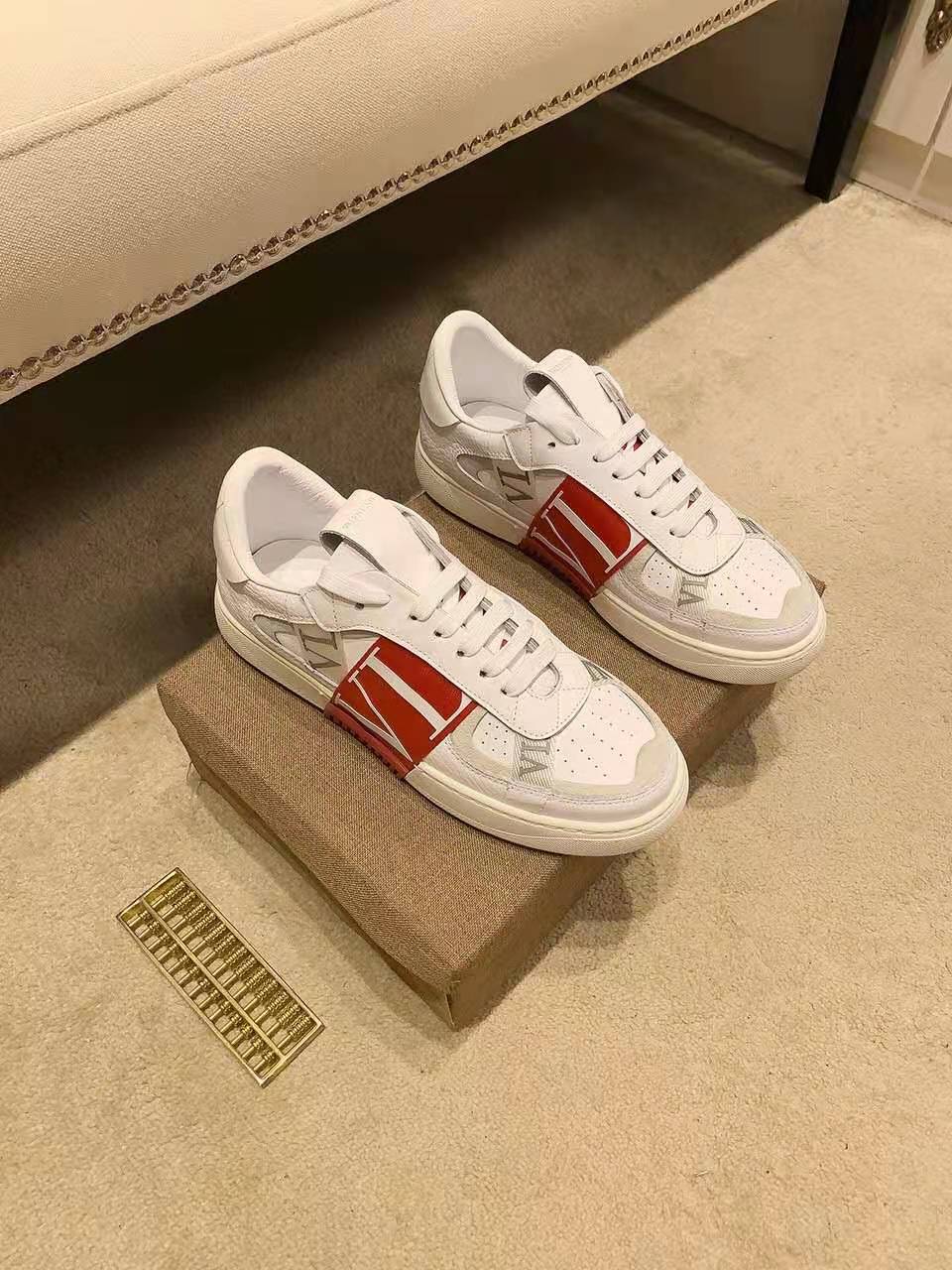 广州厂家,奢侈品鞋一手货源,时尚设计打造好鞋 广州厂家,奢侈品鞋一手货源,时尚设计打造好鞋
