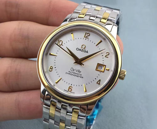 积家 源自浩瀚宇宙的日历腕表 Master Calendar 积家 源自浩瀚宇宙的日历腕表 Master Calendar