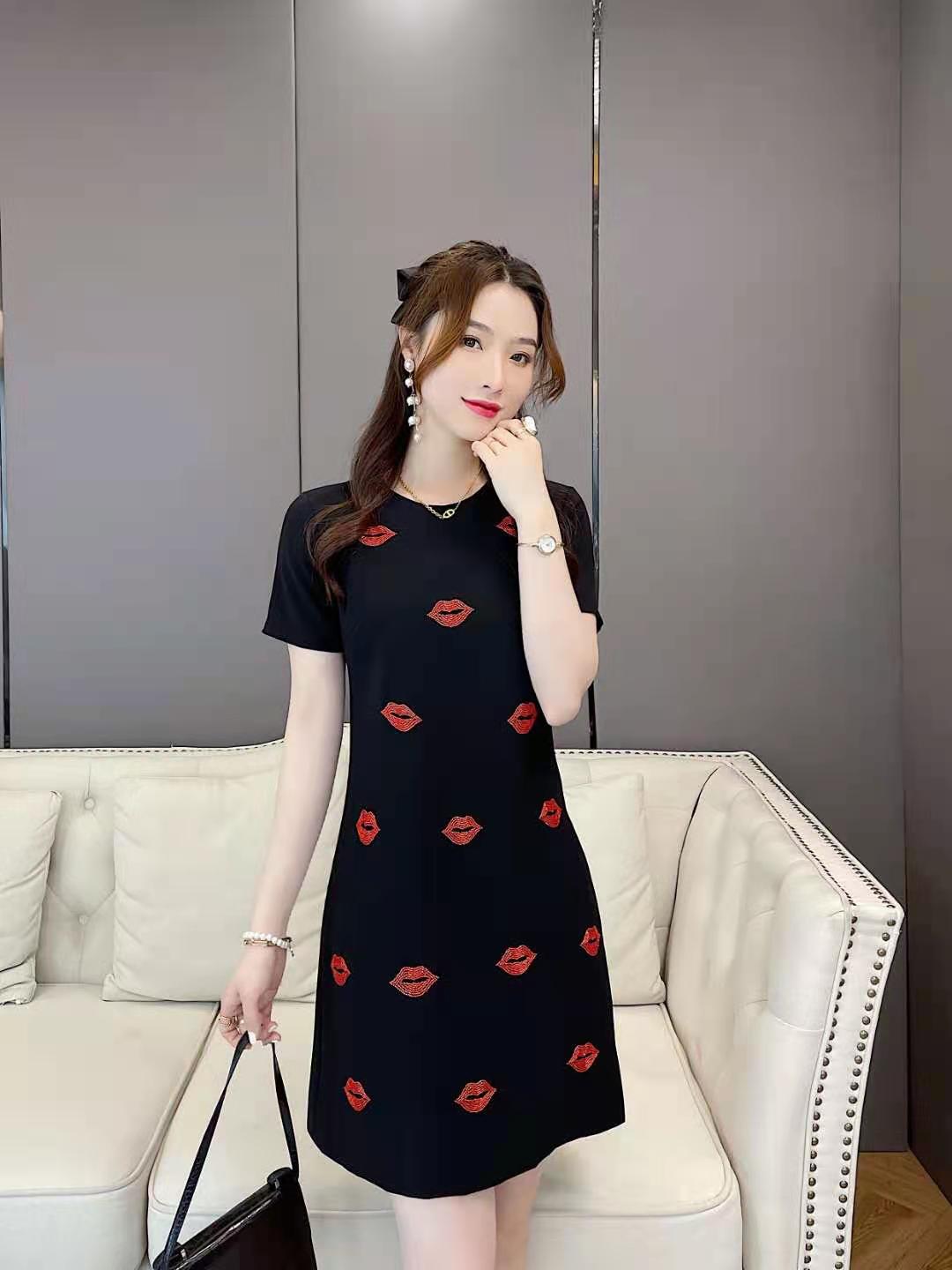 源头工厂加工定制,原单女装货源 源头工厂加工定制,原单女装货源