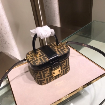 七大奢侈品包真假鉴别,你买对了吗? 七大奢侈品包真假鉴别,你买对了吗?