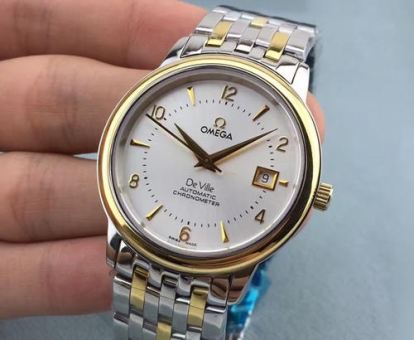 积家 源自浩瀚宇宙的日历腕表 Master Calendar 积家 源自浩瀚宇宙的日历腕表 Master Calendar