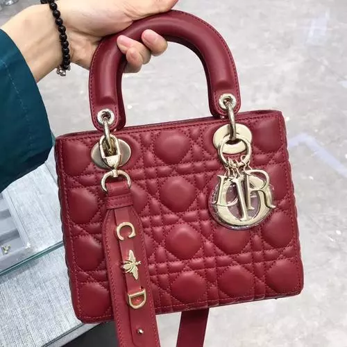 正宗香奈儿包包在哪里可以在线购买? 正宗香奈儿包包在哪里可以在线购买?