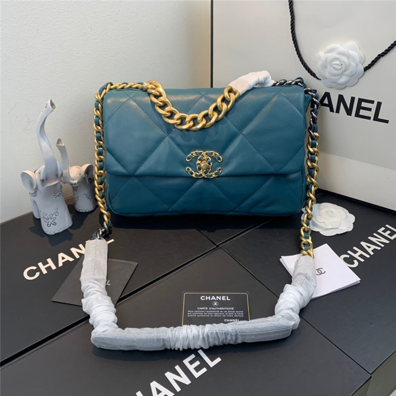 明星同款 chanel19手袋,听说半个*****圈都在背的 明星同款 chanel19手袋,听说半个*****圈都在背的