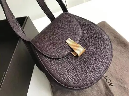 名牌包包哪里可以买?名牌版多少钱? 名牌包包哪里可以买?名牌版多少钱?