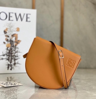 萝意威Loewe单肩斜跨包,广州鼎级品质工厂货源 萝意威Loewe单肩斜跨包,广州鼎级品质工厂货源