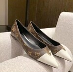 ԭ��ŮЬ����ֱ����΢�̻�Դһ������һ�ֻ�Դ