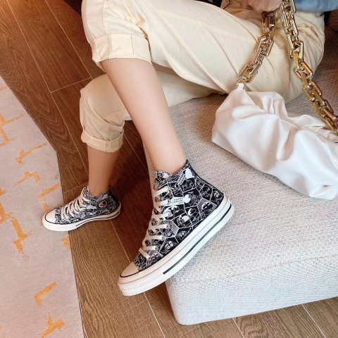 阿迪足球鞋代理货源耐克阿迪运动鞋微商代理货源 阿迪足球鞋代理货源耐克阿迪运动鞋微商代理货源