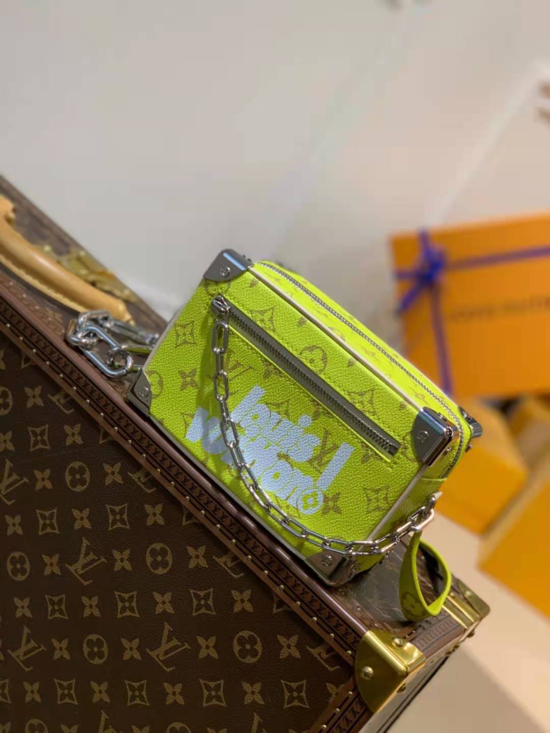 LV M44480黄花丝印男士盒子包,棱角分明,超帅哒 LV M44480黄花丝印男士盒子包,棱角分明,超帅哒