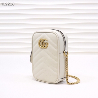 GUCCI古驰MINI手机包,时尚小巧敲百搭的! GUCCI古驰MINI手机包,时尚小巧敲百搭的!
