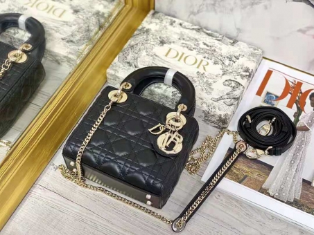 原单奢侈品海外特供现货工厂直销,一件代发 原单奢侈品海外特供现货工厂直销,一件代发