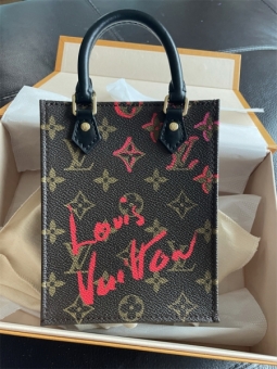 LV女包,LV除了老花经典元素之外,还有一大未来大火趋势 LV女包,LV除了老花经典元素之外,还有一大未来大火趋势